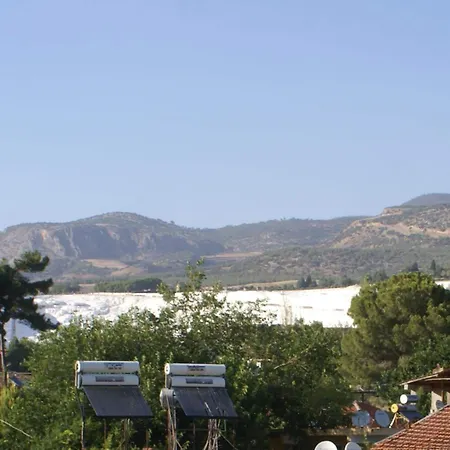 Dort Mevsim Pamukkale